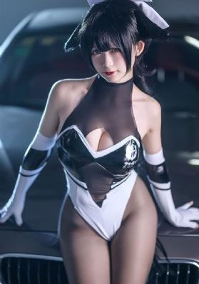 梅花十三被强扒胸罩吸乳